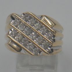 10kt yellow gold ring size 8.5 8.5 grams with 16 diamonds 1.5 carats pre owned 763102-1