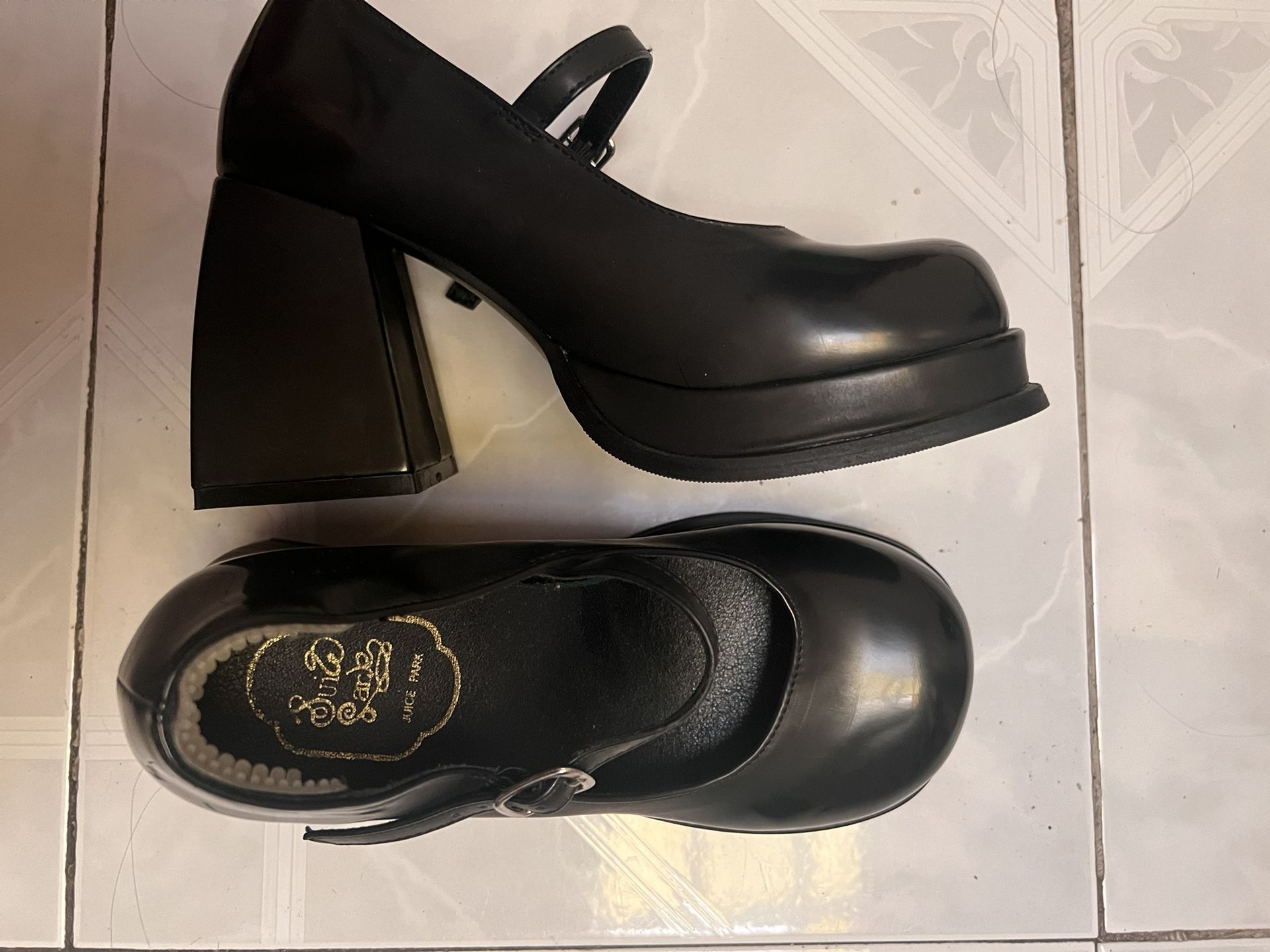 Black uniform high heels / Size 6