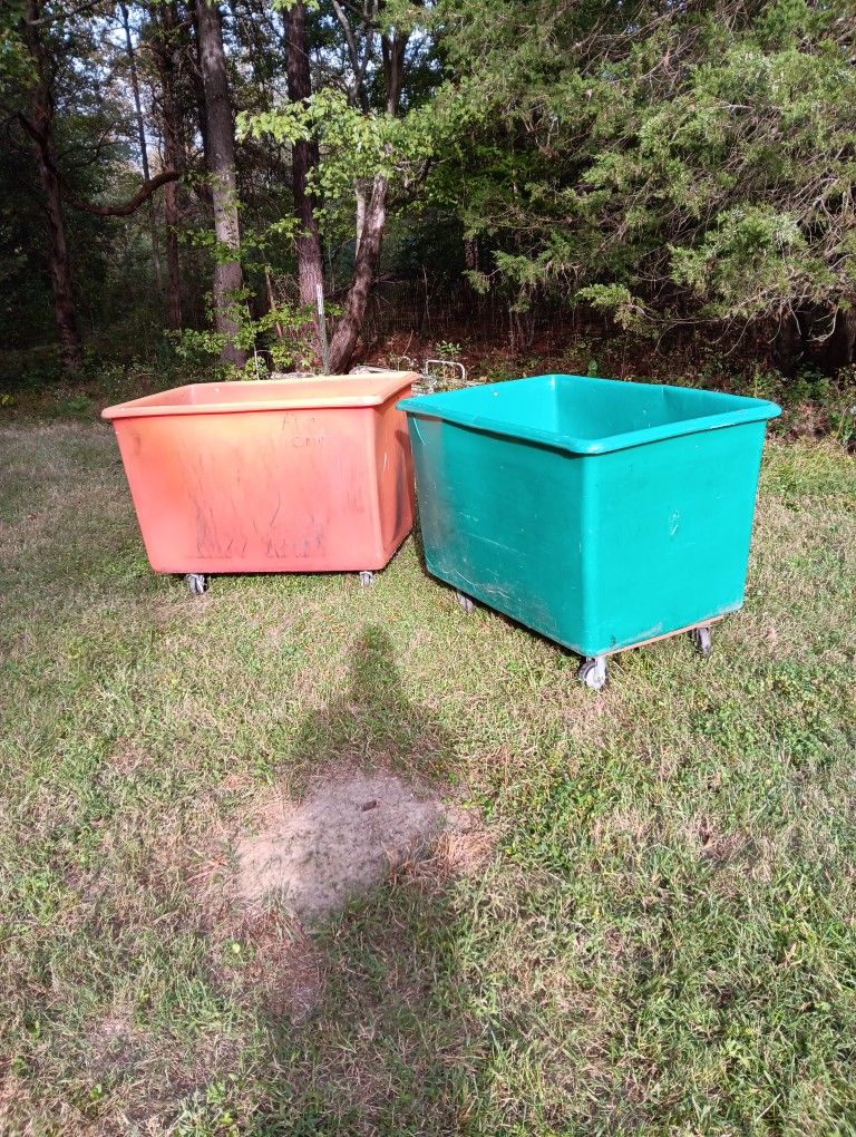Commercial Grade Containers On Roller Wheels