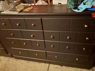 Dresser set