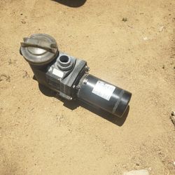 Pool Pump With 1 1/2 HP Motor