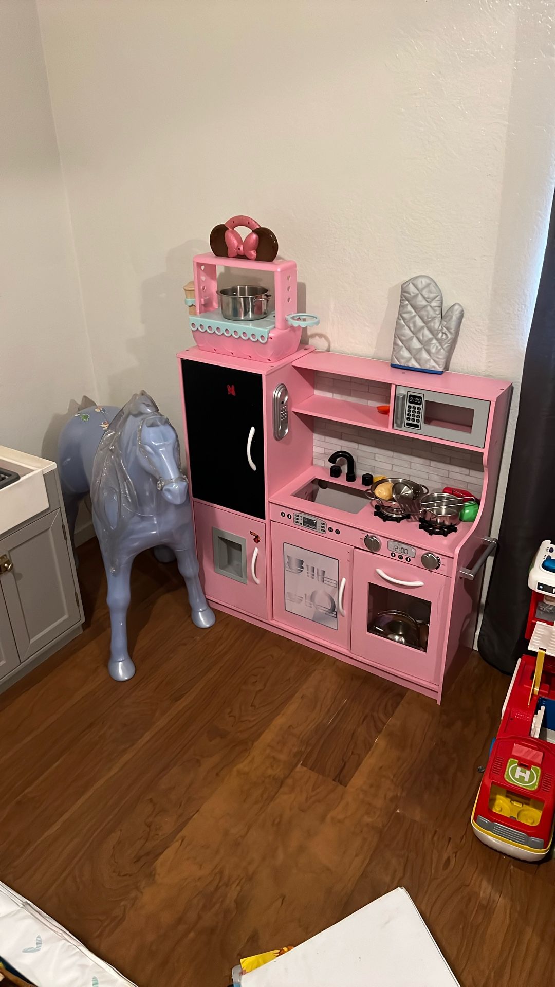 toy kitchen