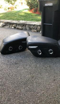 Harley Roadking Classic hard leather bags fit multiple years