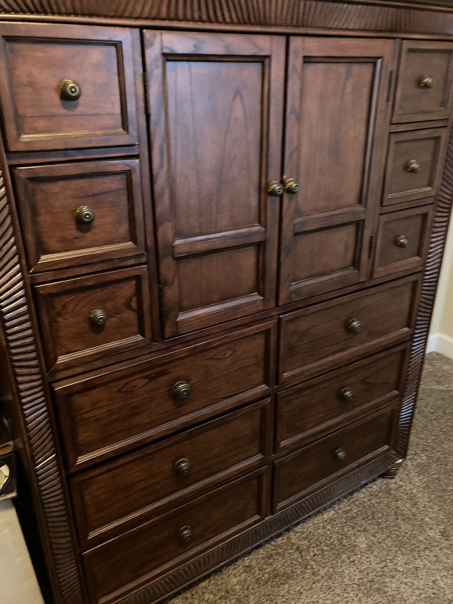 King Size bedroom set must go! Bed, 2 nightstands, dresser and Chester