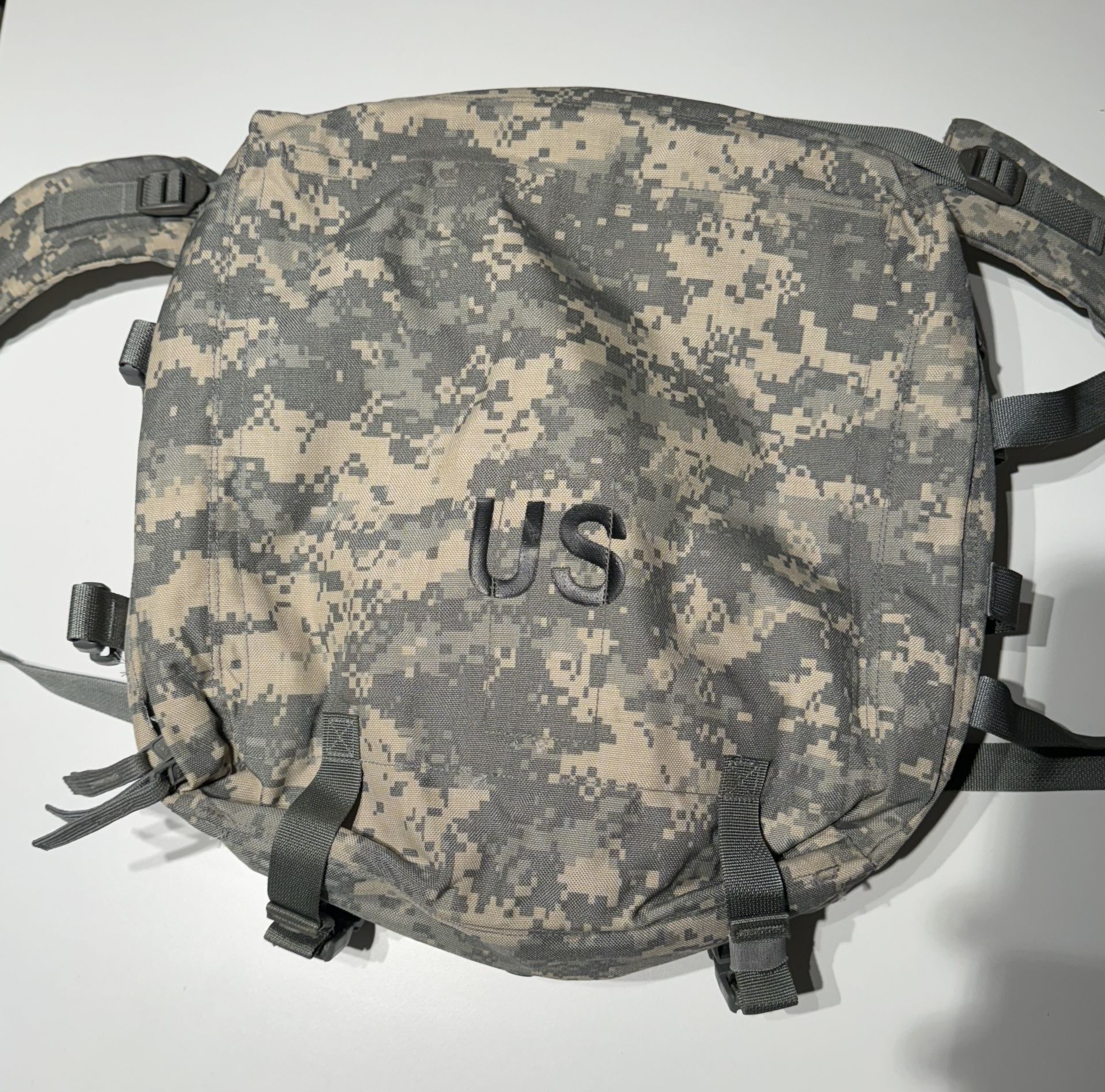 US ARMY UCP Turtle Shell Bag/Aid bag