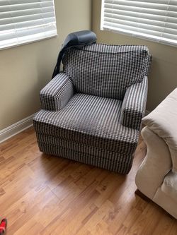 Furniture $100 For All 3 Must Go Today 
