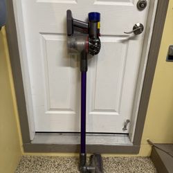 Dyson cordless V8 Animal+