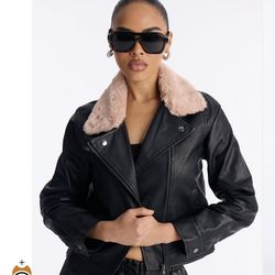 Fashion Nova  Karissa Faux Leather Fur Collar Moto Jacket - Black