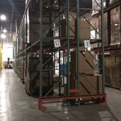 USED PALLET RACK LIQUIDATION 200 Uprights 800 BEAMS 650 DECKS