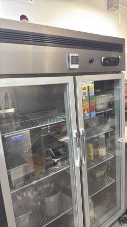 Comercial fridge