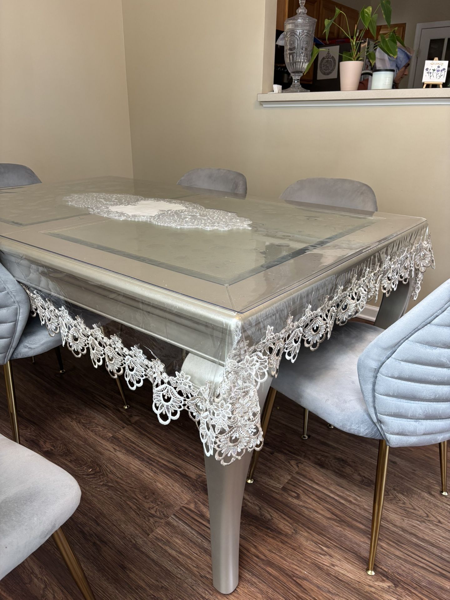 Dining Table For Sale!