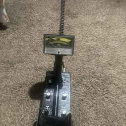 Vintage Metal Detector w/ headphones