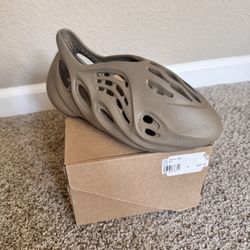 Yeezy Foam RNR - Stone Taupe