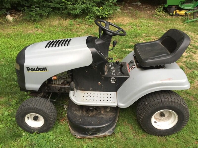 Poulan 15.5hp 38" cut lawn riding mower tractor for Sale in Woodbury