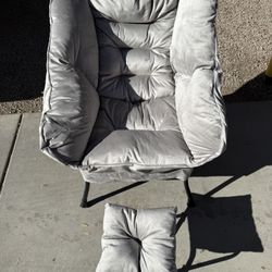 Chair With Ottoman 