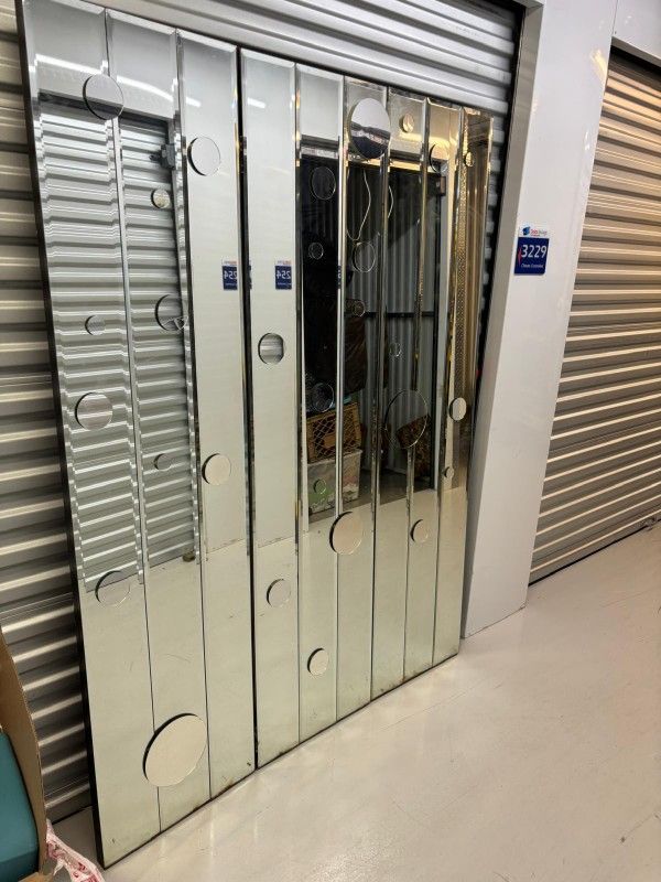 mirrored divider