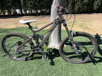 Giant Glory 8 Downhill MTB for Sale in Yucca Valley CA OfferUp