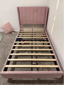 Toddler bed