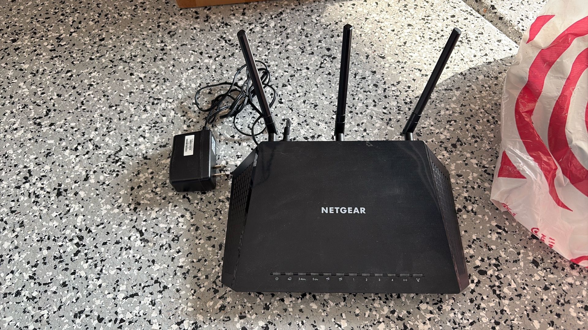 Netgear R6400 - AC1750 Smart WiFi Router 802.11ac Dual Band Gigabit