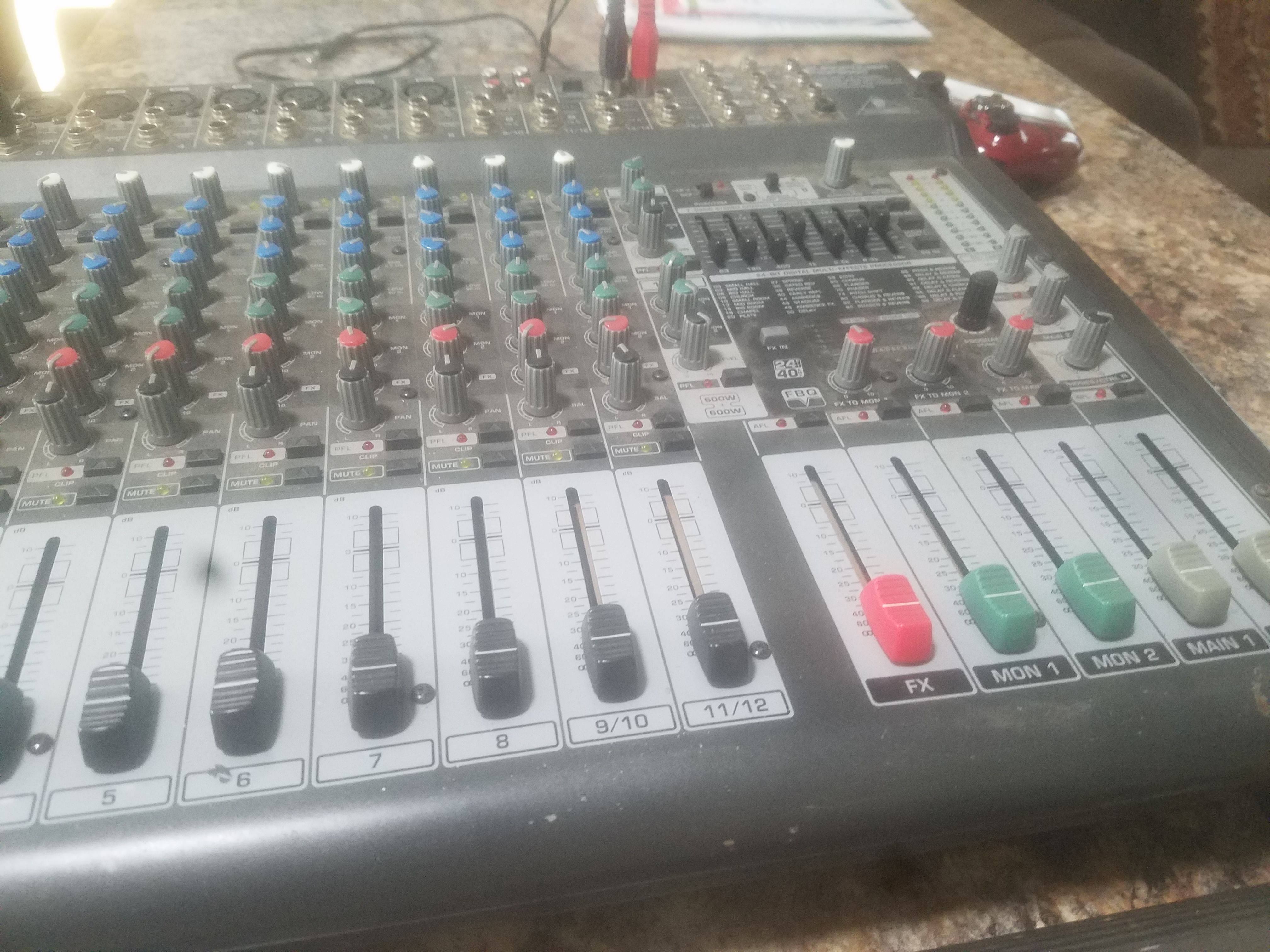 Behringer EUROPOWER PMP3000 16-Channel Powered Mixer w/ Multi FX