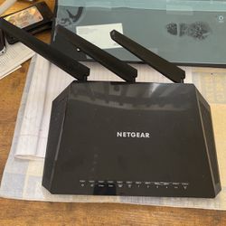 Netgear Nighthawk AC 1750 Smart WiFi Router R6700v2