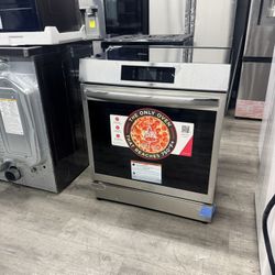 👨‍🍳FRIGIDAIRE GALLERY SLIDE IN INDUCTION RANGE WITH STONE-BAKED PIZZA COOKING TEMP👨‍🍳 ONLY RANGE THAT REACHES 750+ FAHRENHEIT 