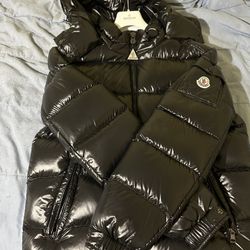Moncler Maya Giubbotto Jacket - Black 