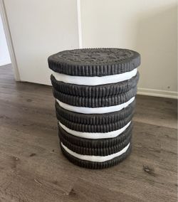 Oreo stool