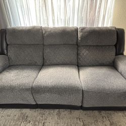 Couch With 2 Recliners 