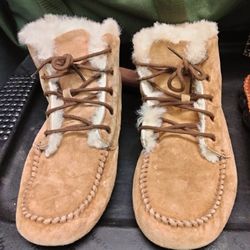 UGGs 