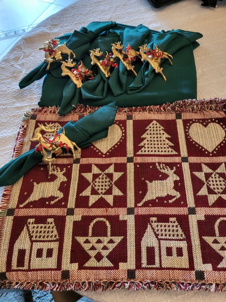 Green Oval Table Cloth Six Place Mats, Napkins and Napkin Holders