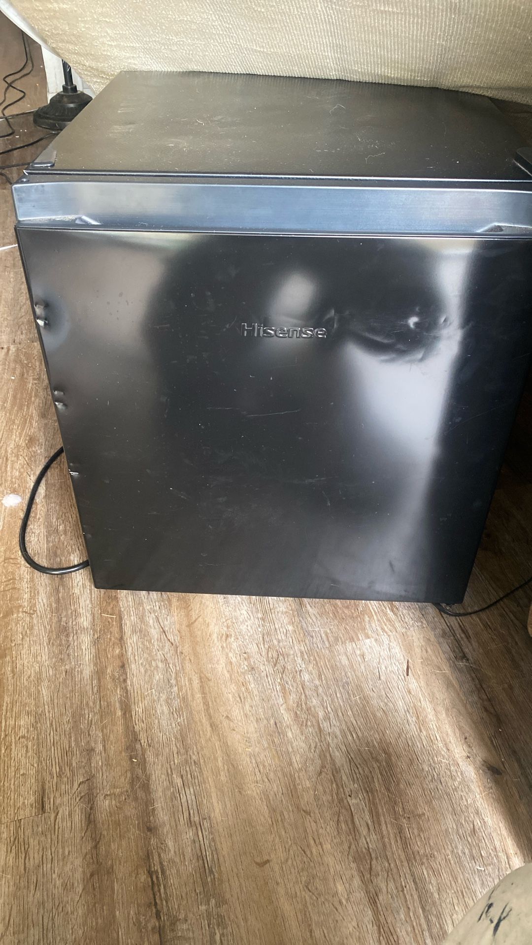 hisense mini fridge