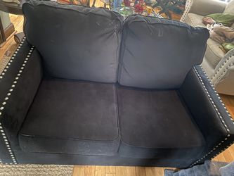 Couch sofa Black silver Used 7/10 Condition 