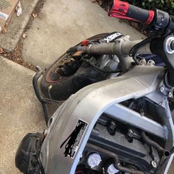 Parting Out 2000-2001 Honda CBR929RR