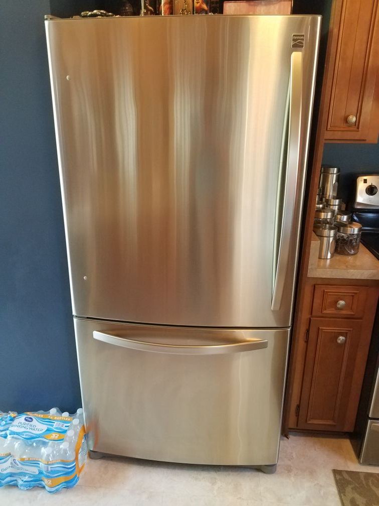 Kenmore 795.76203.901 refrigerator for Sale in Peoria, IL OfferUp