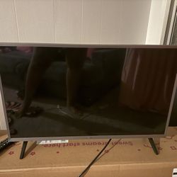 32” LG TV