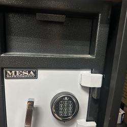 Mesa Security Safe Model MFL2014E Depository w/Electronic Lock.