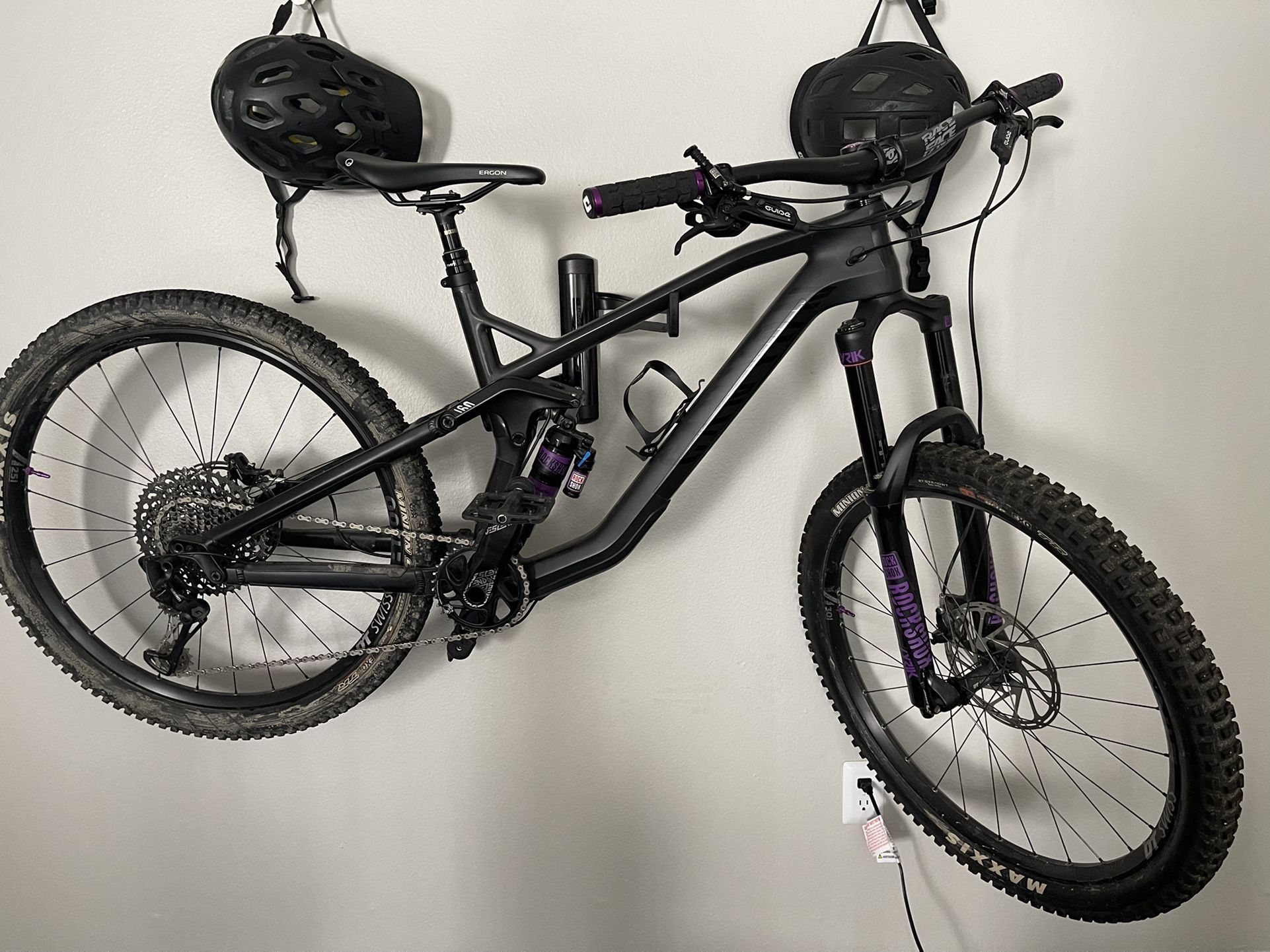 Canyon Strive CF 7.0 Full Suspension Carbon Fiber Mountain Bike