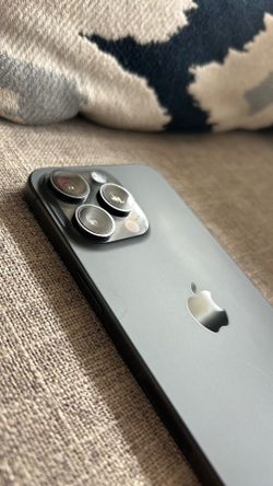 15 pro max: Excellent condition / 1 TB storage Unlocked