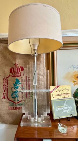 Vintage Mid-Century Modern Stacked Lucite Lamp