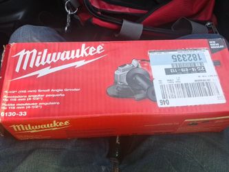 Milwaukee 7 amp 4 1/2 in small angle grinder