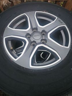 Set of 5 jeep wrangler wheels and tires