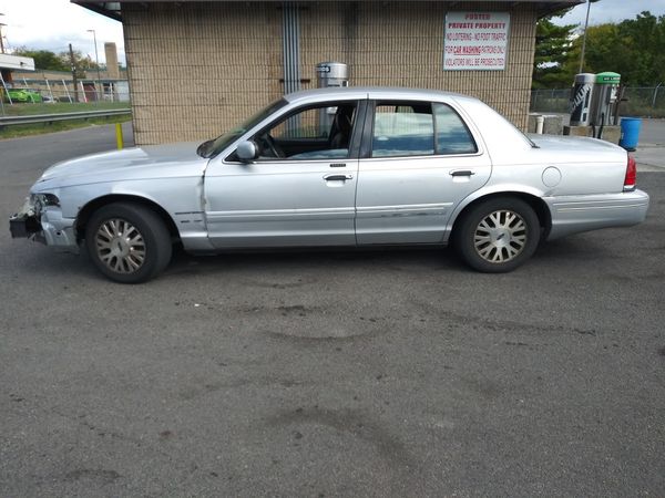 2004 crown victoria for Sale in Reynoldsburg, OH - OfferUp