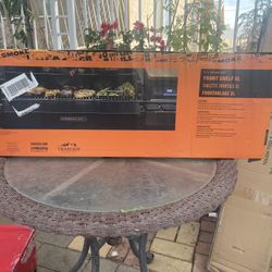 Traeger P.A.L. Pop-And-Lock Folding Front Shelf XL