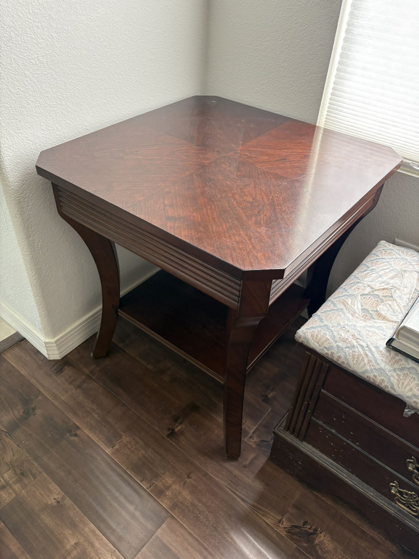End tables, Set of 2