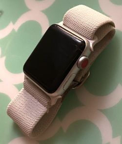 Series 3 Apple Watch Silver With White Band