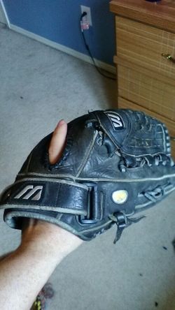 Mizuno professional model
