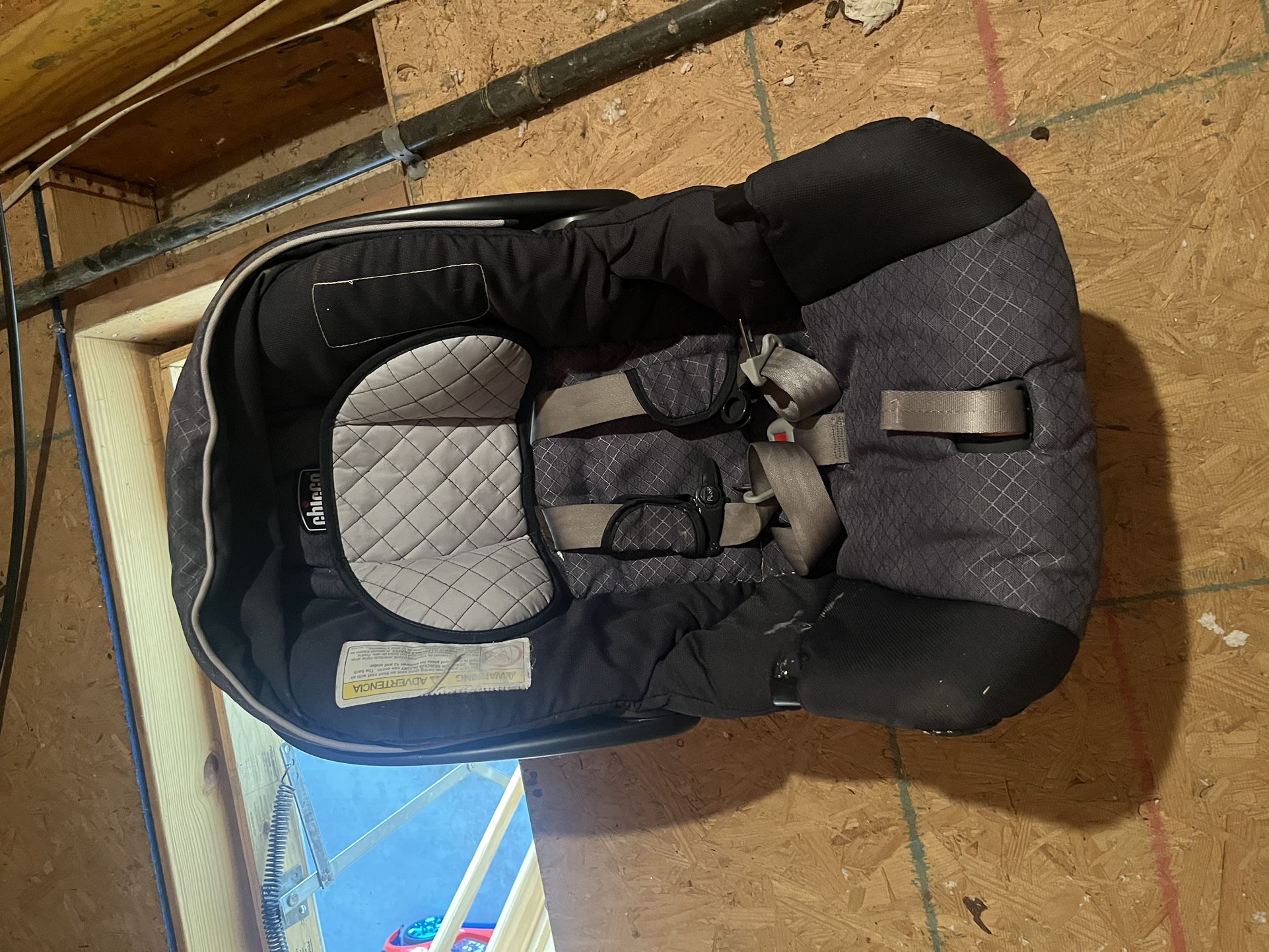Infant Car Seat (2 Bases)