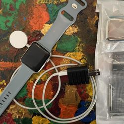 ####🍏🍎WATCH ~~~~Series 3 ~~~42mm Plus Accessories######