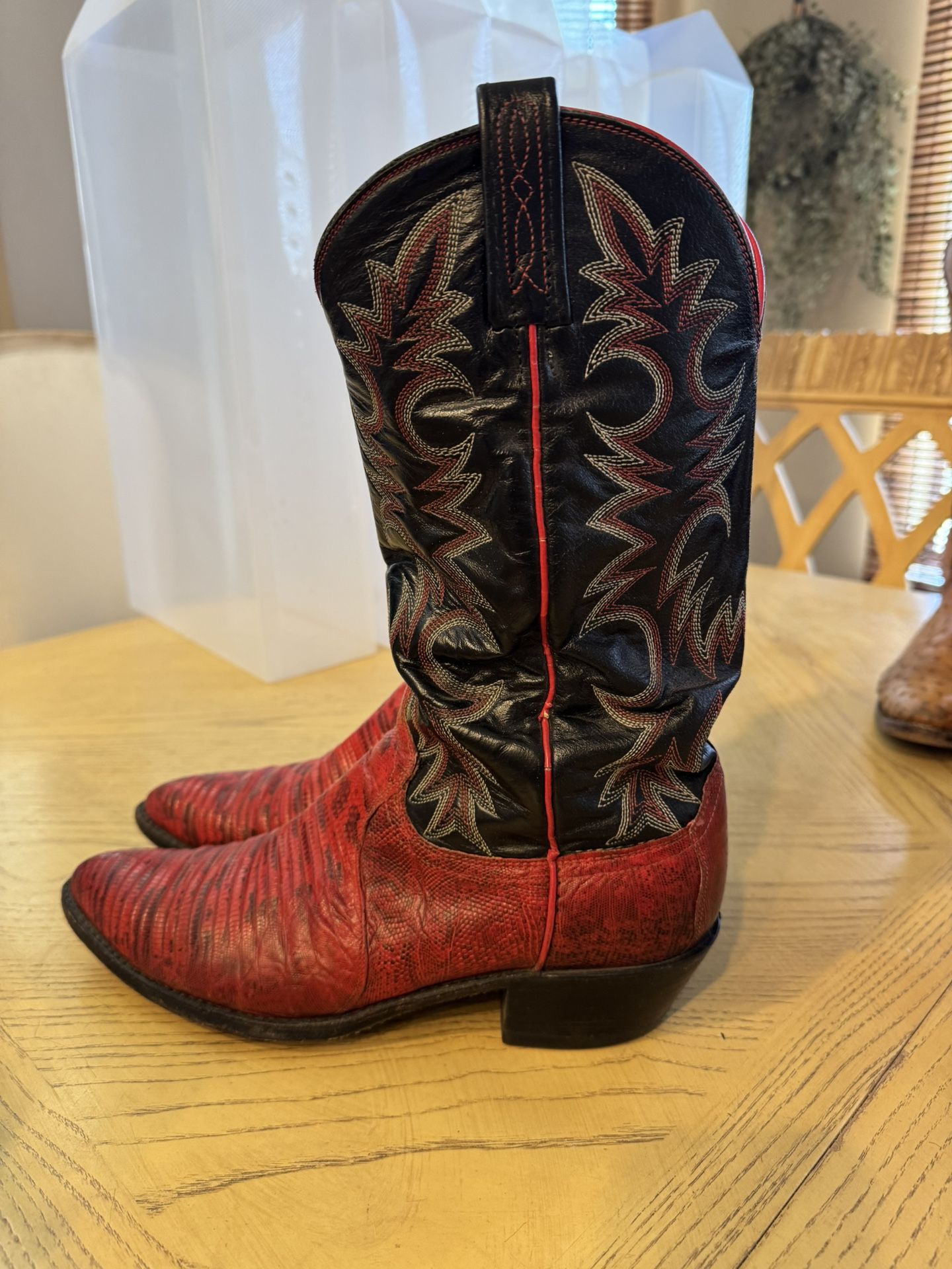 Dan Post Lizard, Cowboy Boots. 9 D